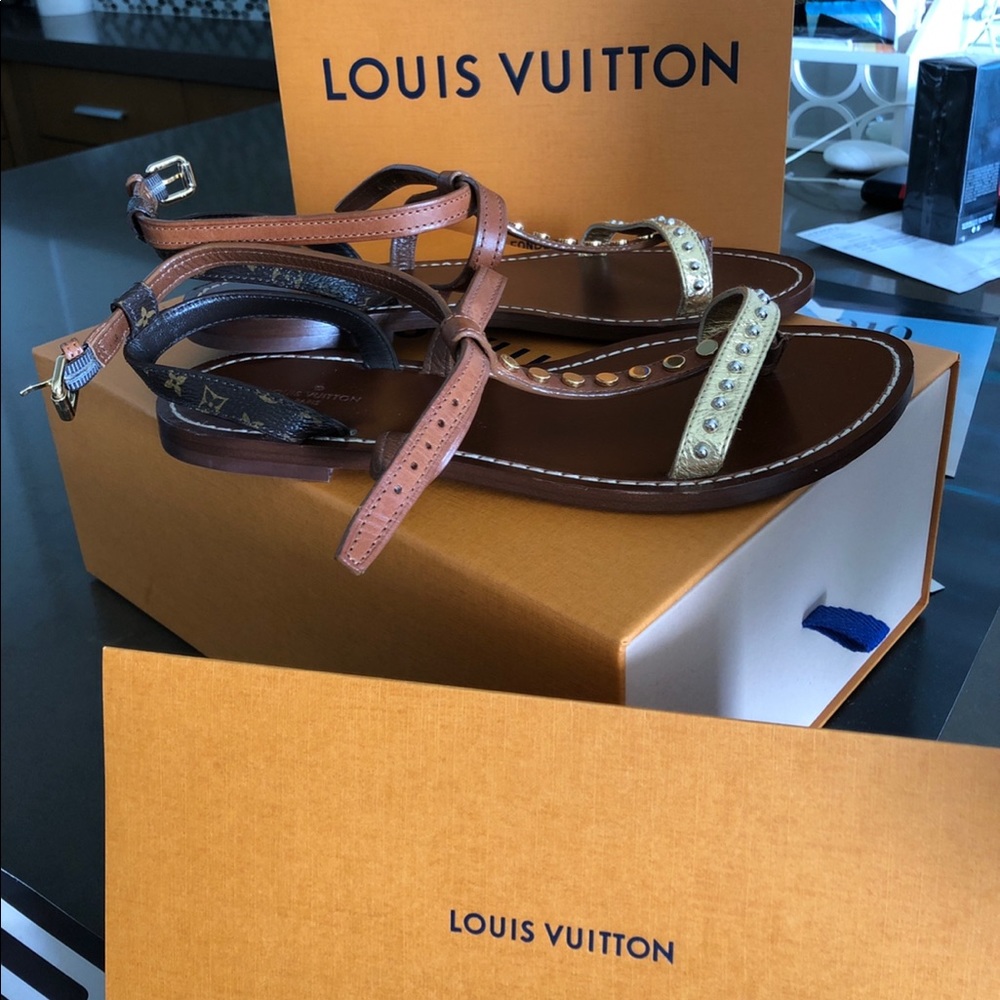 Louis Vuitton Wayside flat sandal